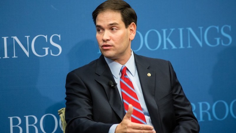 Hay ciertos antecedentes en el pasado personal y político de Marco Rubio que hacen dudar si realmente acompañará a Mitt Romney en la fórmula presidencial.