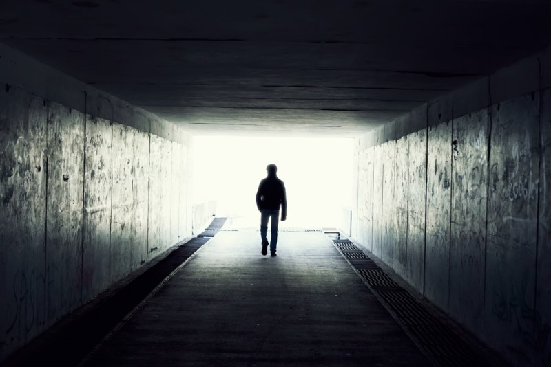 Estudio: la luz al final del túnel no existe