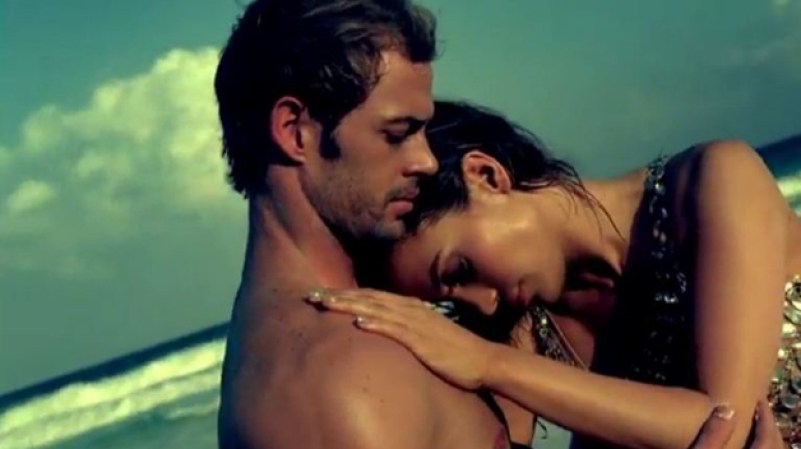 A William Levy le han achacado múltiples relaciones. Incluso se dijo que vivía un romance con J.Lo. Estos rumores corrieron luego de su papel como modelo en el video de la canción de la artista “I’m Into You”.