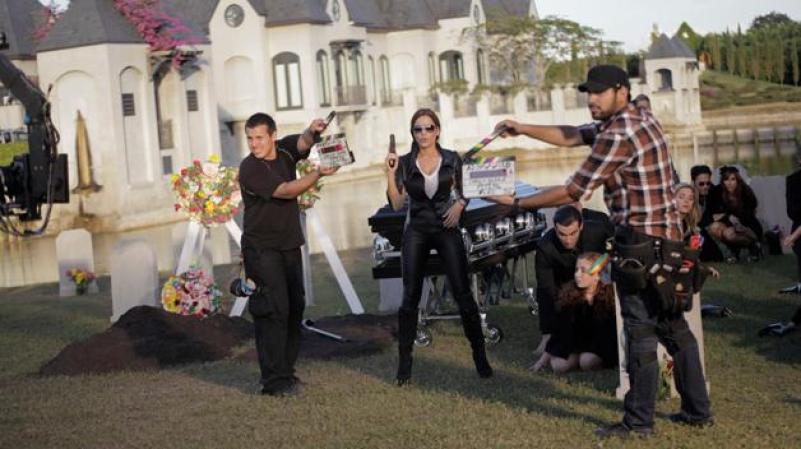 El equipo durante la grabación de una de las escenas.