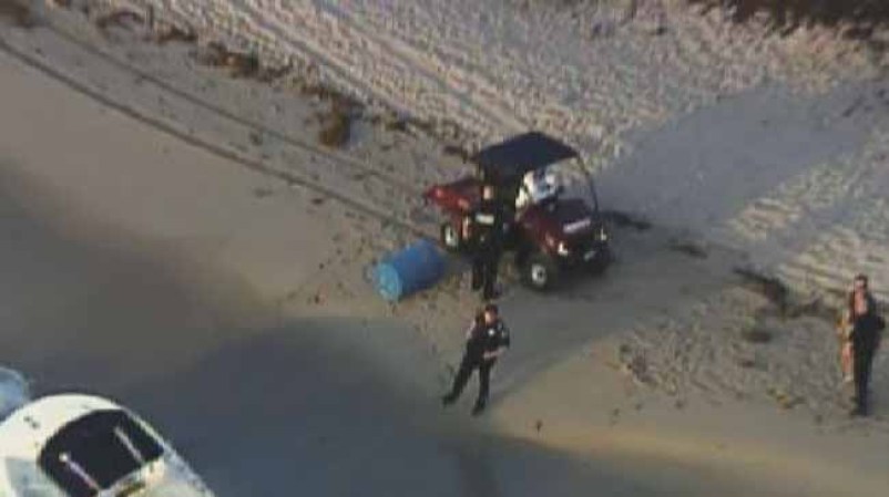 29 DE SEPTIEMBRE, 2013-La policía de Fort Lauderdale está investigando después de que un bote que contiene drogas llegó a la orilla en la madrugada de este lunes.