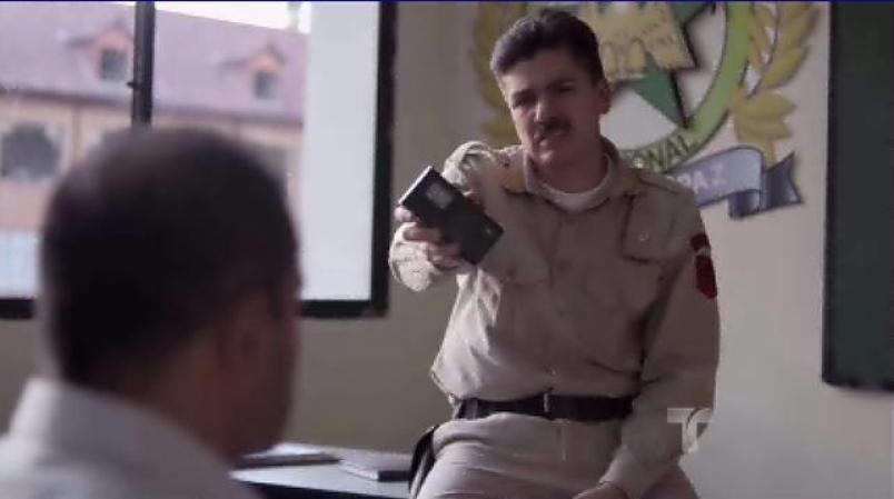 Y el Coronel Pavón le pone la grabación de su conversación con el Chili.
