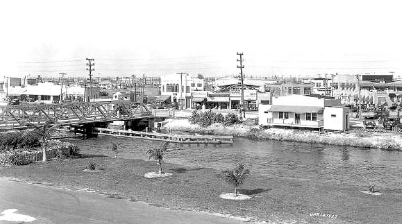 En esta foto de 1927 se ve el centro de Hialeah desde Miami Springs.