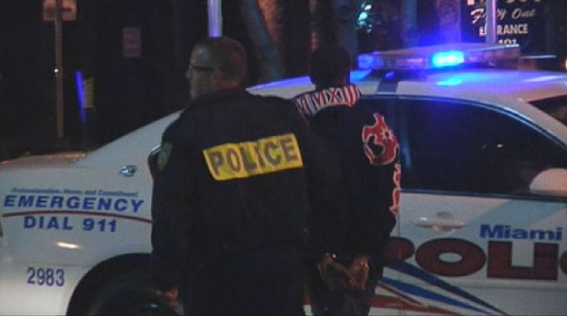 El rapero también fue llevado a la cárcel del condado de Miami tras ser arrestado la madrugada de este jueves.