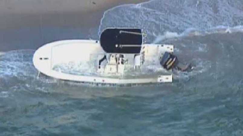 29 DE SEPTIEMBRE, 2013-La policía de Fort Lauderdale está investigando después de que un bote que contiene drogas llegó a la orilla en la madrugada de este lunes.