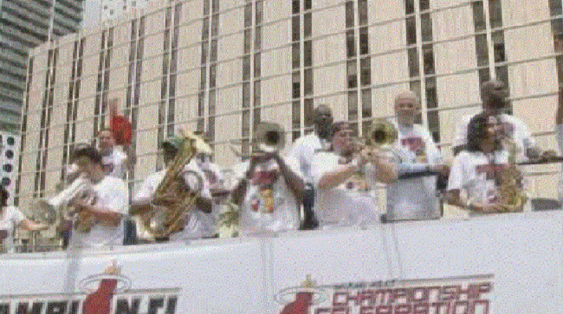 Magistral desfile de la victoria de los campeones Miami Heat