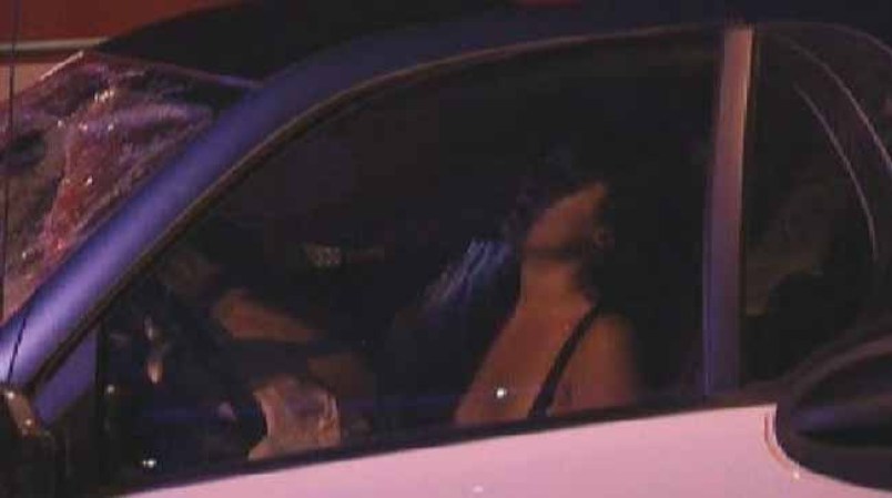 La policía de Miami dijo que el pasajero de un coche de alquiler resultó muerto en la escena. El conductor fue llevado al Centro de Trauma Ryder, donde sus heridas y la condición no se conocían.