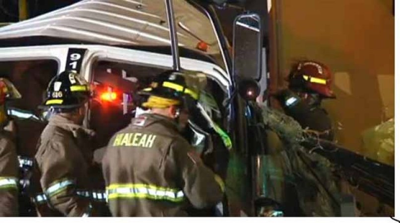 Un hombre identificado como Ramón Lorido que robó un camión de remolque llevó a las autoridades en una persecución antes de chocar el camión en un edificio de apartamentos en Hialeah la madrugada del miércoles 7 de agosto del 2013.