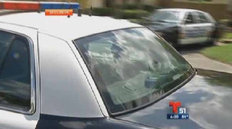 Un hombre, cuya identidad no ha sido revelada fue arrestado, aparentemente en la casa vive una familia entera.