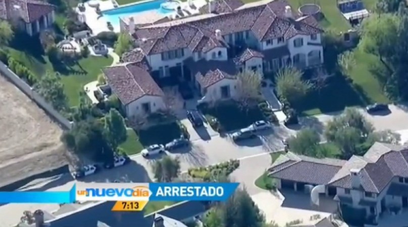 La policía encontró sustancias prohibidas durante el registro que hizo en casa de Justin Bieber, luego de que el cantante lanzara huevos a los vecinos y tuviera un comportamiento indebido.