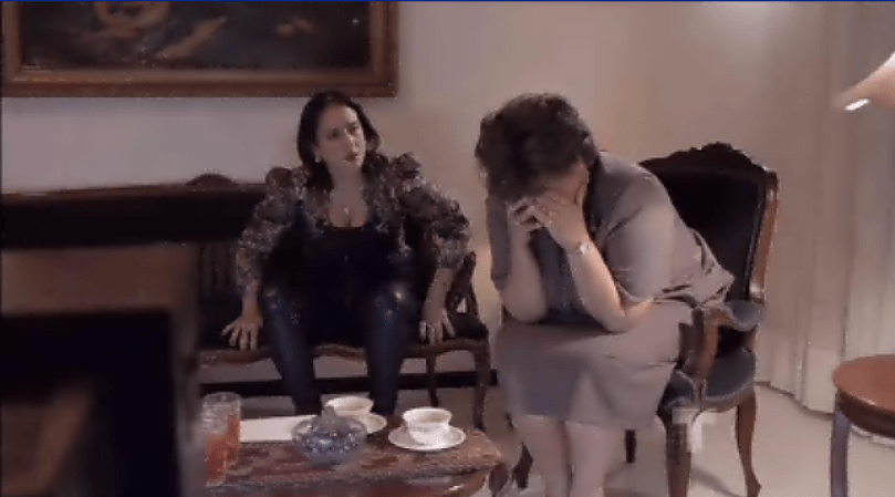 Doña Enelia le dice a Pato que tiene mucho miedo por su hijo.