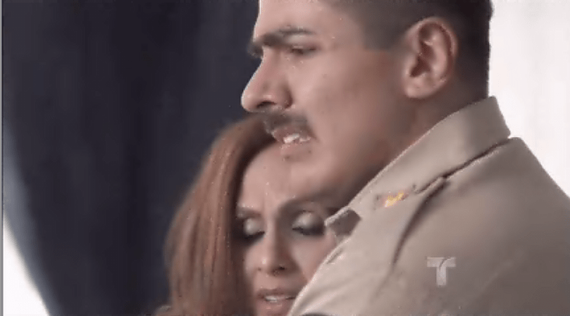 El Coronel Pavón inmediatamente viaja a Bogotá para estar cerca de su familia.