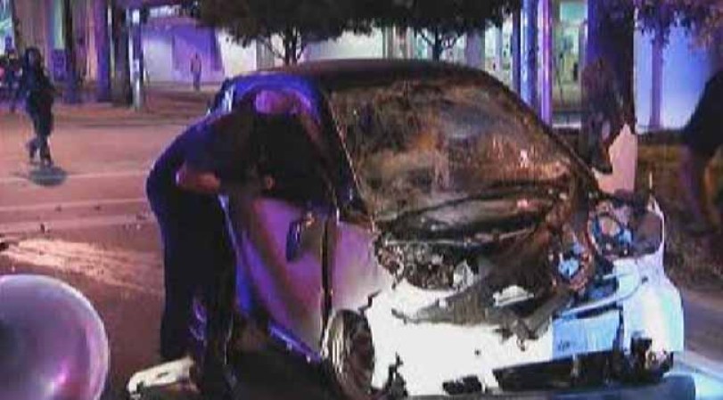 Una persona murió y otra fue hospitalizada en un accidente en el centro de Miami la mañana del miércoles,