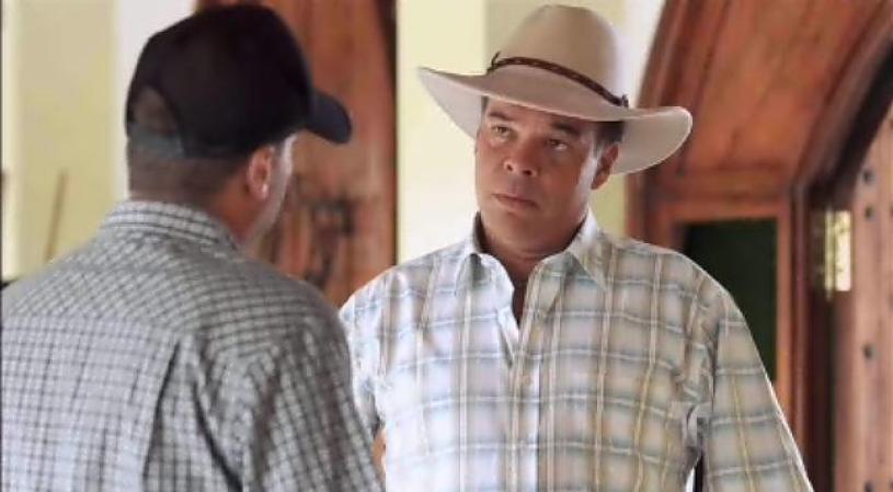 El Mariachi está un poco desesperado y le pregunta a Marino cómo van todas las muertes que se han encargado.