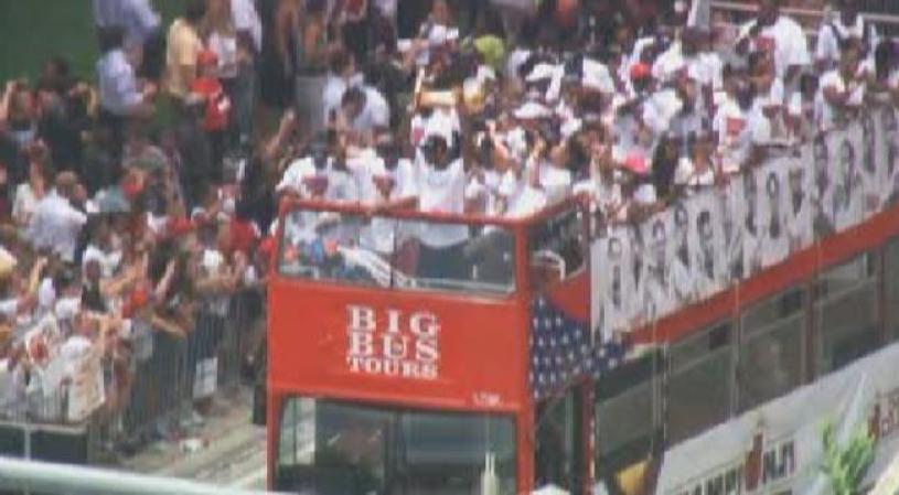 Magistral desfile de la victoria de los campeones Miami Heat.
