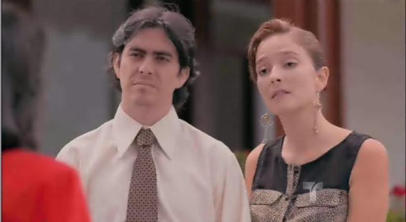 Cuando Patricia enfrenta a los padres del amiguito, éstos sin explicación le dicen que no quieren que su hijo se junte con ellos.