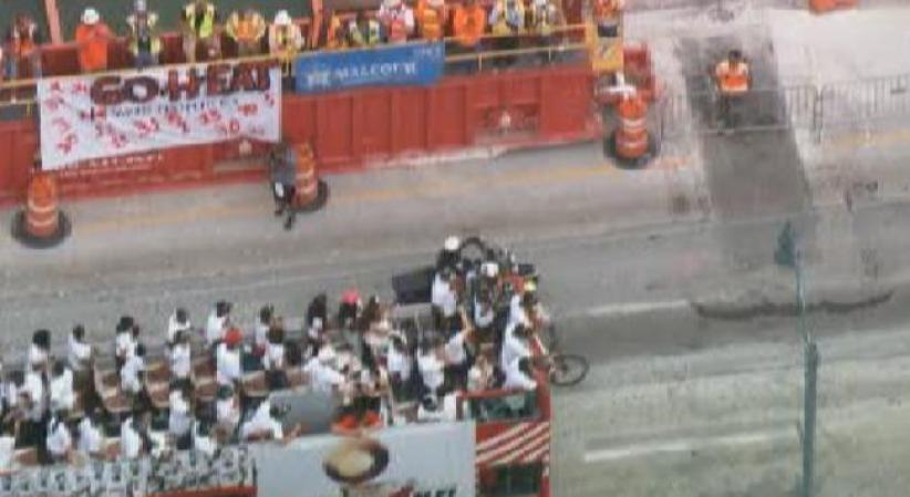 Magistral desfile de la victoria de los campeones Miami Heat.