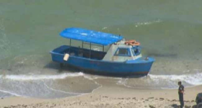 Más de una decena de balseros cubanos llegaron esta mañana a las playas de Hollywood y tocaron tierra sin ser interceptados por los guardacostas.