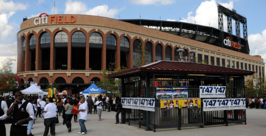 30 DE SEPTIEMBRE, 2012: El domingo 30 de septiembre se hizo historia en el Citi Field, estadio de los Mets, de Nueva York. El Megatón Mundial de Polito Vega quedará en el corazón de las más de 45,000 personas que asistieron a este magno evento, donde participaron más de 18 artistas en un mismo escenario. Gracias Nueva York!