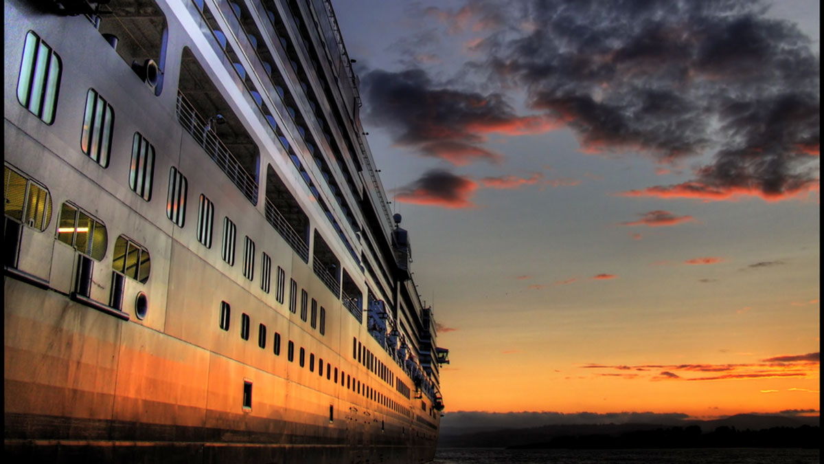 El nuevo crucero Carnival Magic parte del puerto de Dubrovnik, Croacia, tras su viaje inaugural de nueve días, el 3 de mayo del 2011.