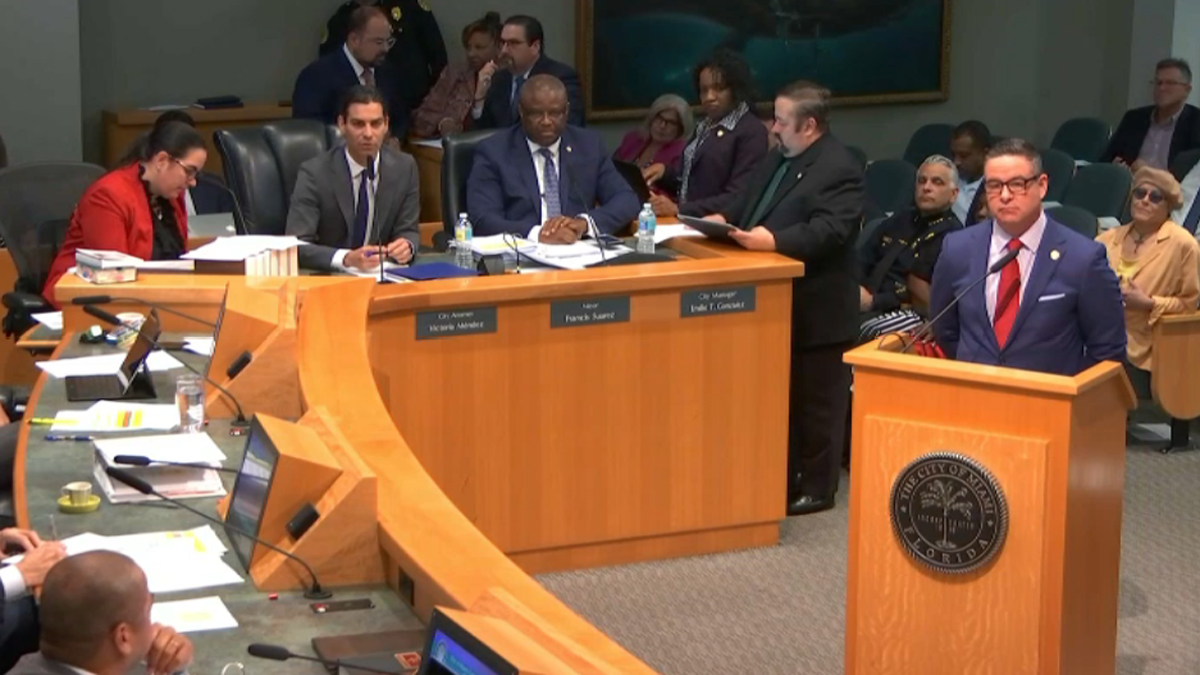 El alcalde de Miami selecciona al jefe de parqueos como administrador