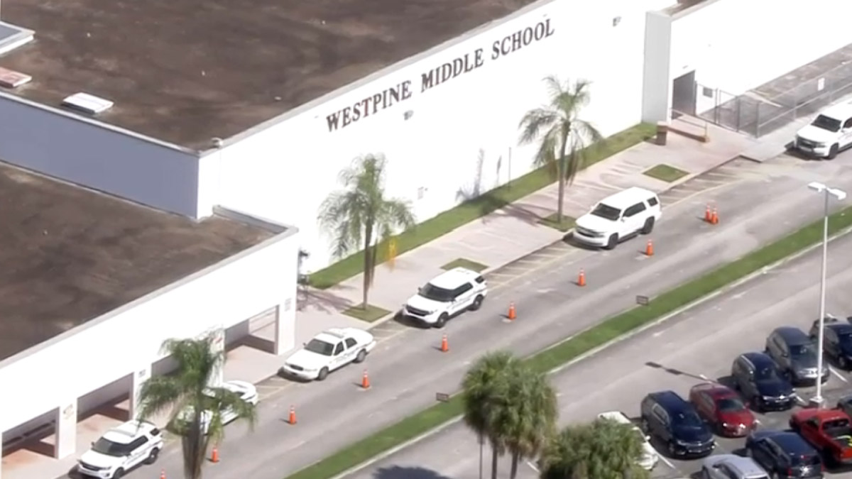 cierran-escuela-de-broward-por-posible-arma-en-el-campus-telemundo