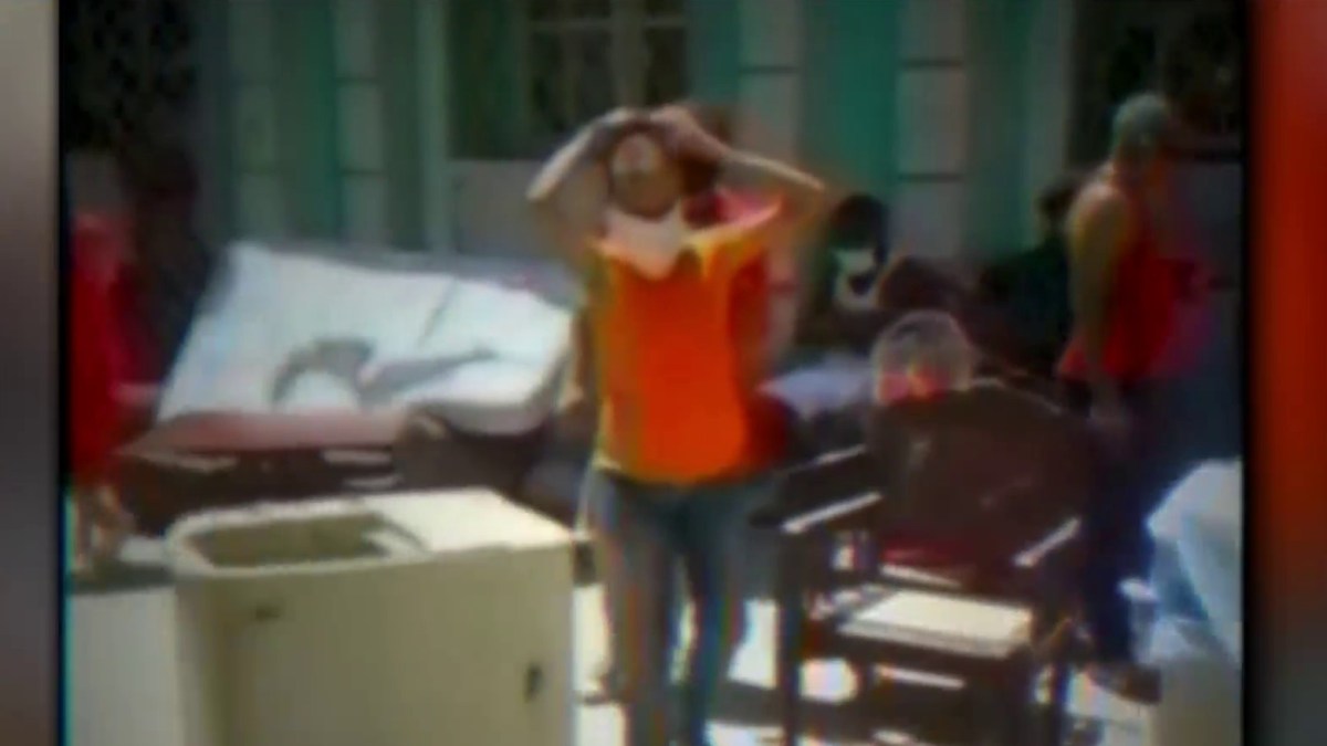 Familias en la calle por derrumbe de edificio - Telemundo Miami (51)
