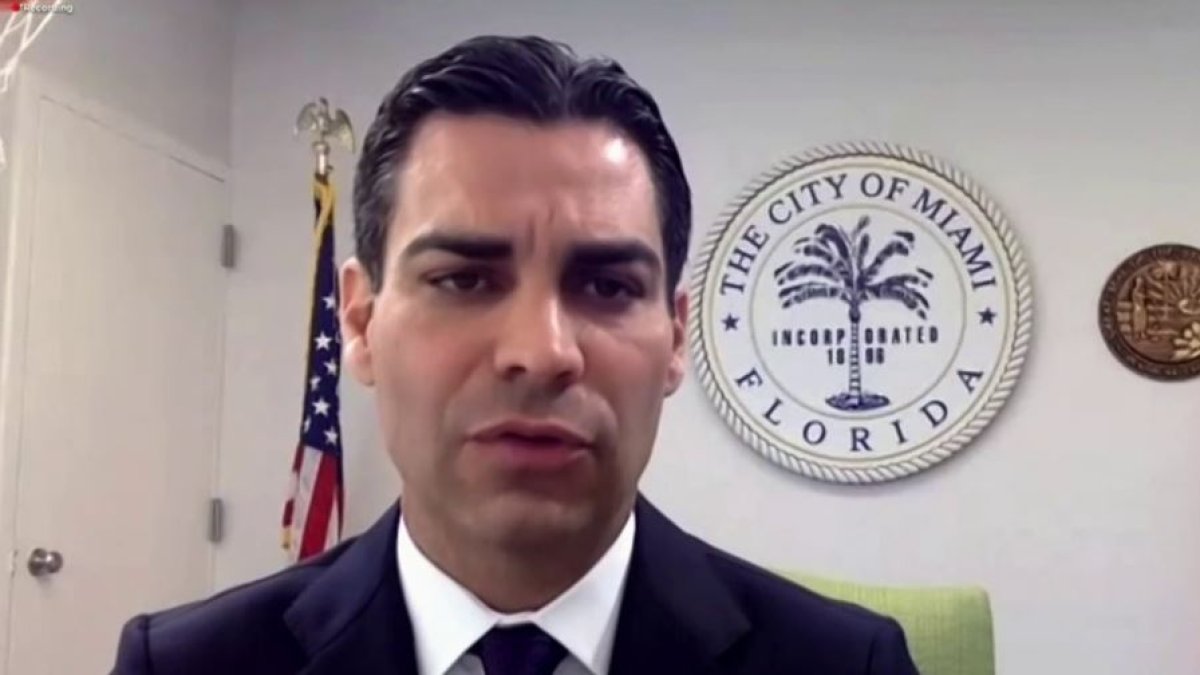 Alcalde de Miami regresa a trabajar libre del COVID19 Telemundo