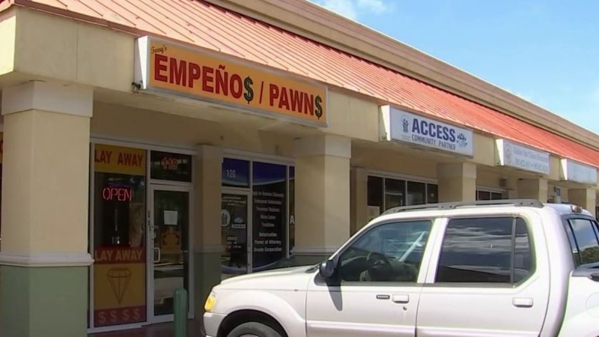 Las casas de empeño, una alternativa en tiempos del Covid-19 – Telemundo  Miami (51)