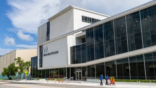 An outdoor view of the Miami Dade College Medical Campus's new Center for Learning, Innovation and Simulation