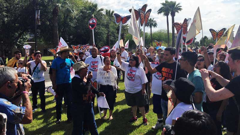 Inmigrantes-y-la-sb1070-en-Phoenix-Arizona-telemundo