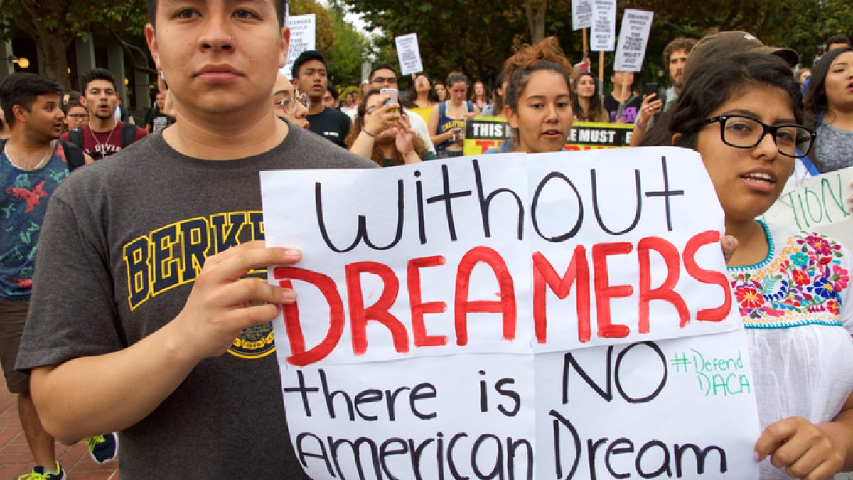 Florida plans to scrap tuition for undocumented students