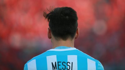 Conversaciones. Sebastián Fest, co-autor de libro sobre Messi, revela historias poco conocidas del mejor jugador de fútbol del mundo