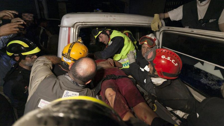 nepal-rescate-sismo-escombr