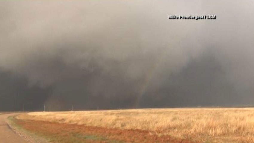tornado-con-arcoiris