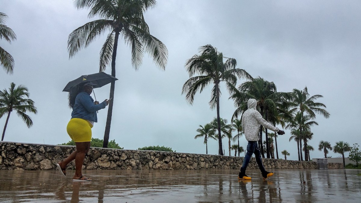 Viernes con fuertes lluvias y tormentas eléctricas en el sur de Florida