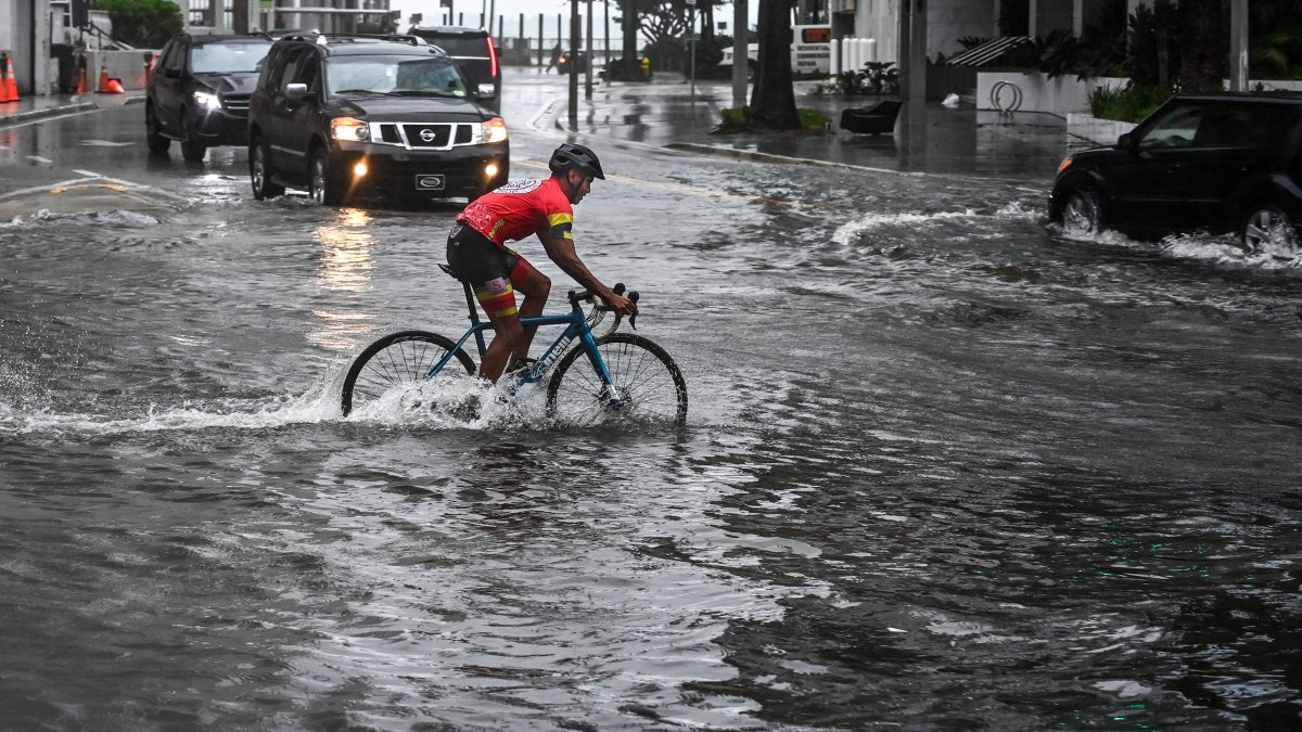 Amplios sectores de Broward y MiamiDade siguen afectados por