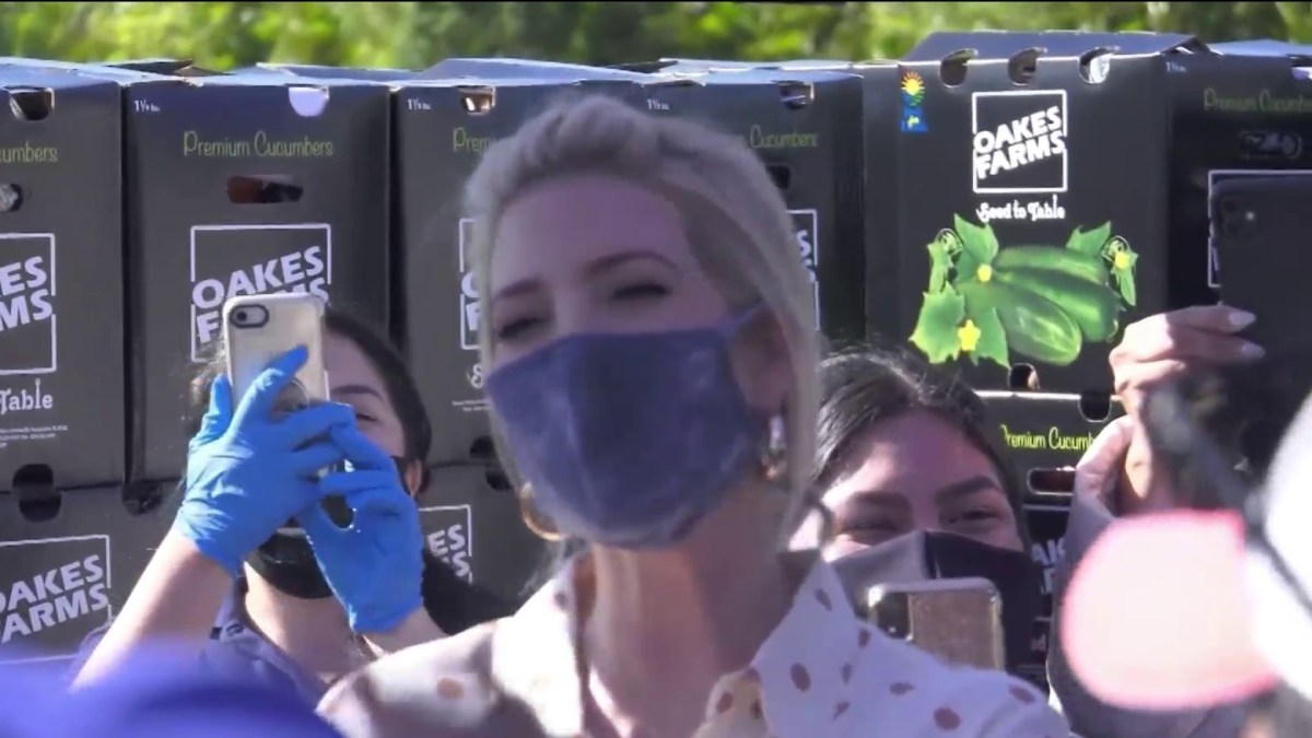 Ivanka Trump participa en distribución de alimentos en Miami – Telemundo Miami (51)
