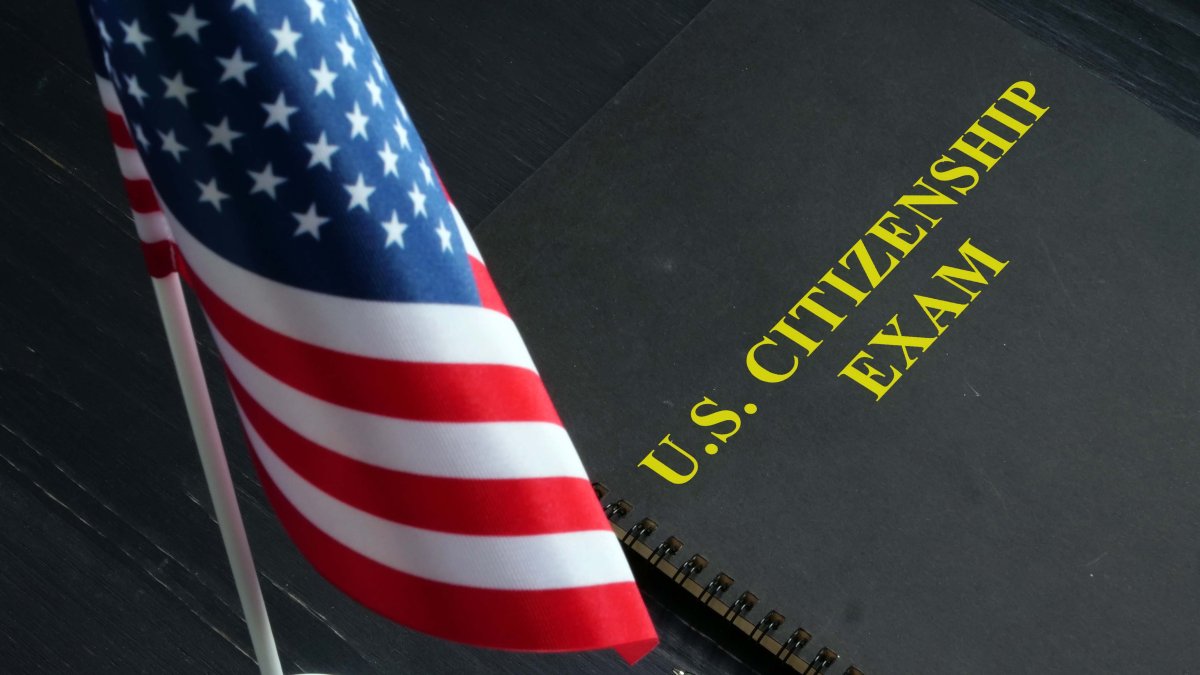Ciudadanía de Estados Unidos: Biden cambia el examen de naturalización – Telemundo Miami (51)