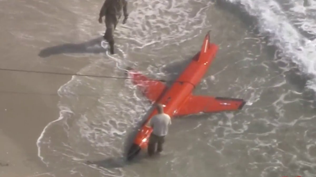 Dron militar cae en una playa de Ocean Ridge Hammock Park