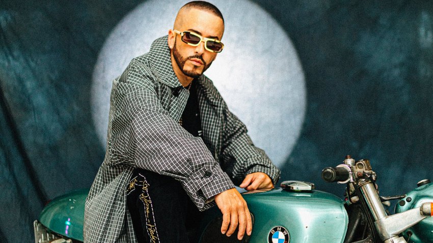 Fotografía cedida por Óscar Mena donde aparece el artista puertorriqueño Yandel que lleva sus estudios musicales desde la ciudad de Orlando (Florida), EFE/Óscar Mena