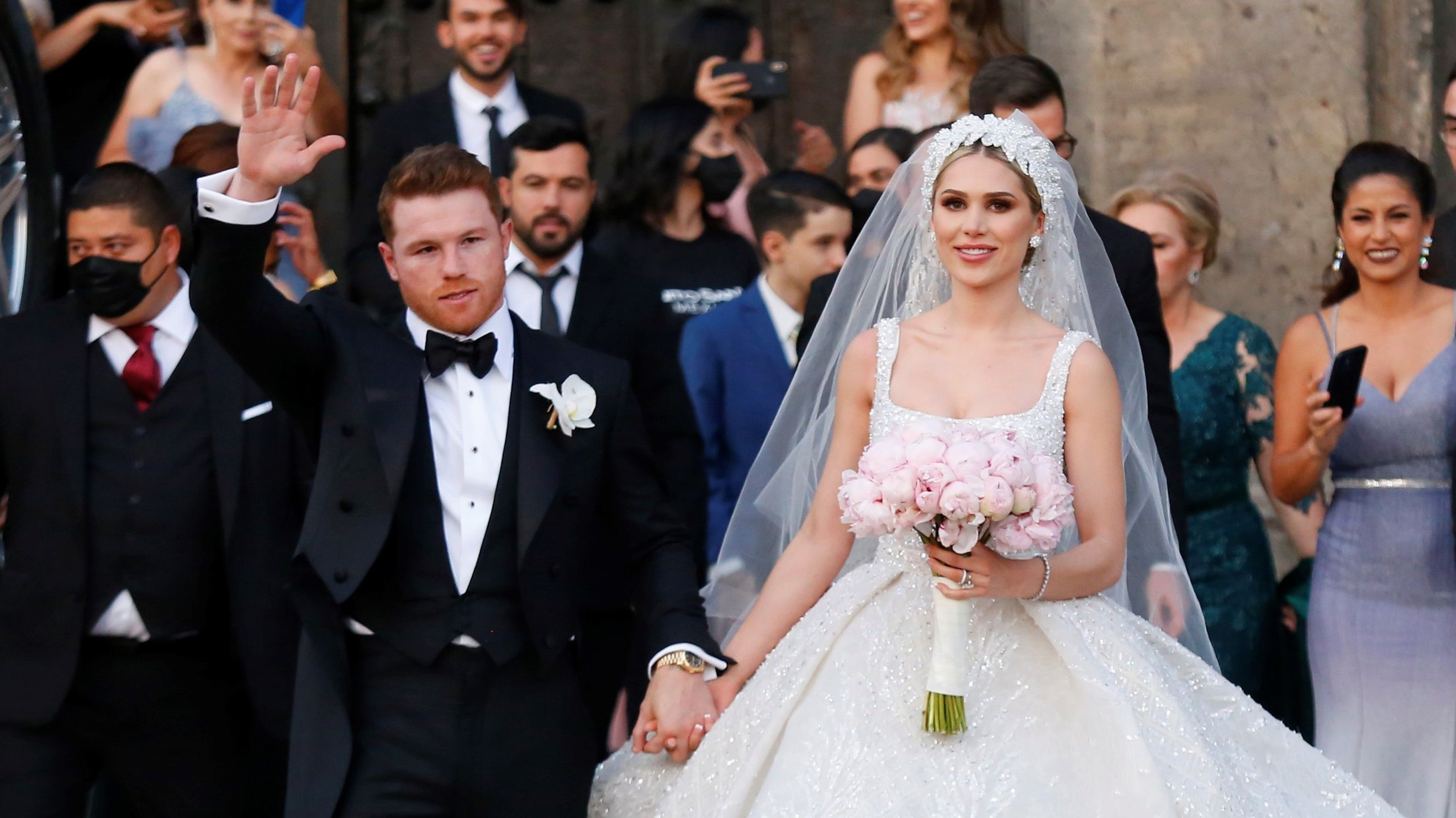 En imágenes: “Canelo” Álvarez se casa con Fernanda Gómez – Telemundo Miami (51) En imágenes: “Canelo” Álvarez se casa con Fernanda Gómez – Telemundo Miami (51)