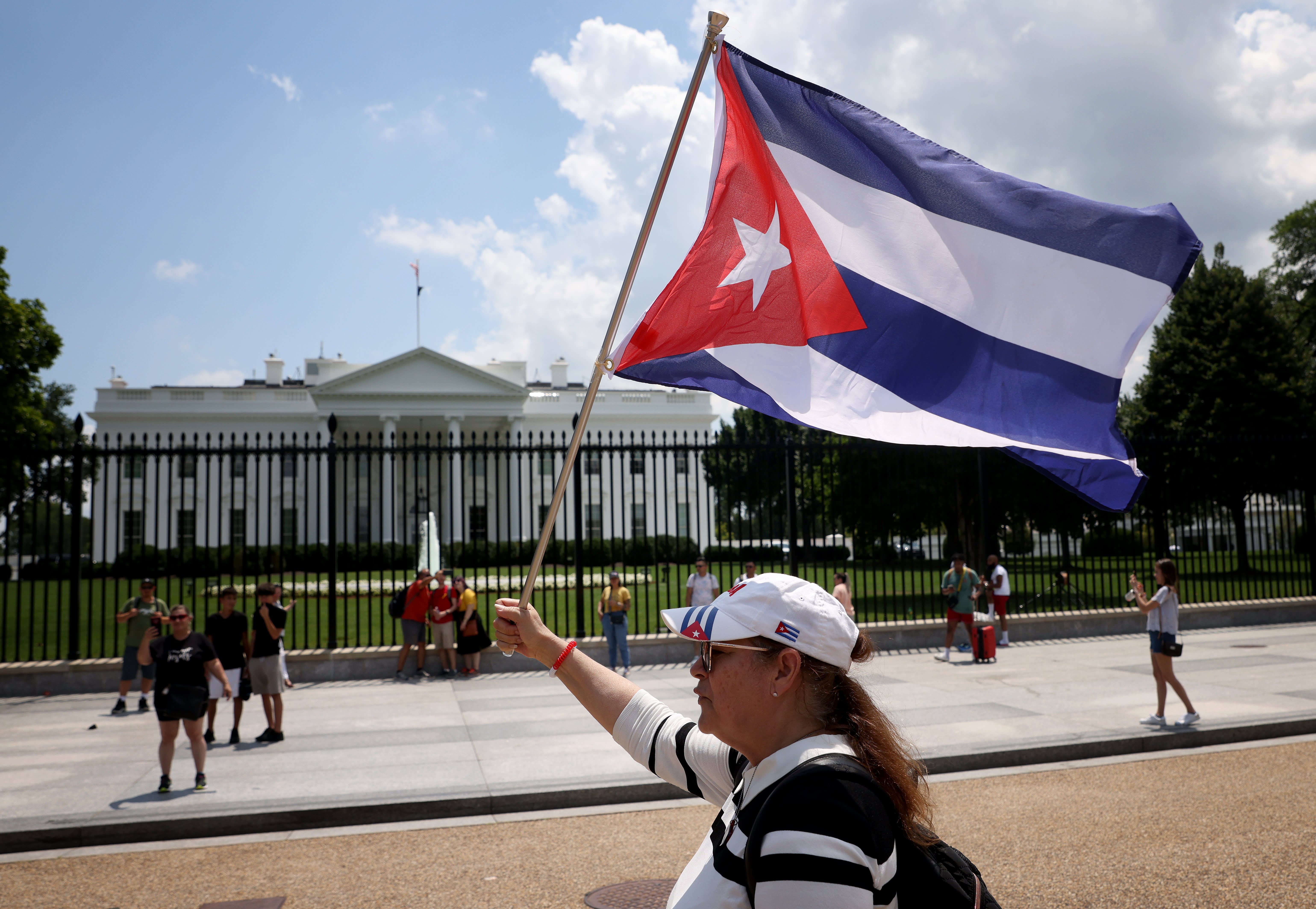 Cubanos llegan a Washington DC para protestar y pedir libertad para la isla - Vimarsana News