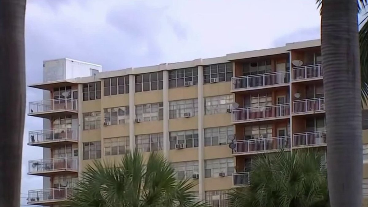 Residentes de Crestview Towers piden ayuda para regresar a sus