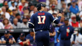 El japonés Shohei Ohtani en acción durante el Juego de las Estrellas del béisbol de las Grandes Ligas en el Coors Field en Denver, Colorado.