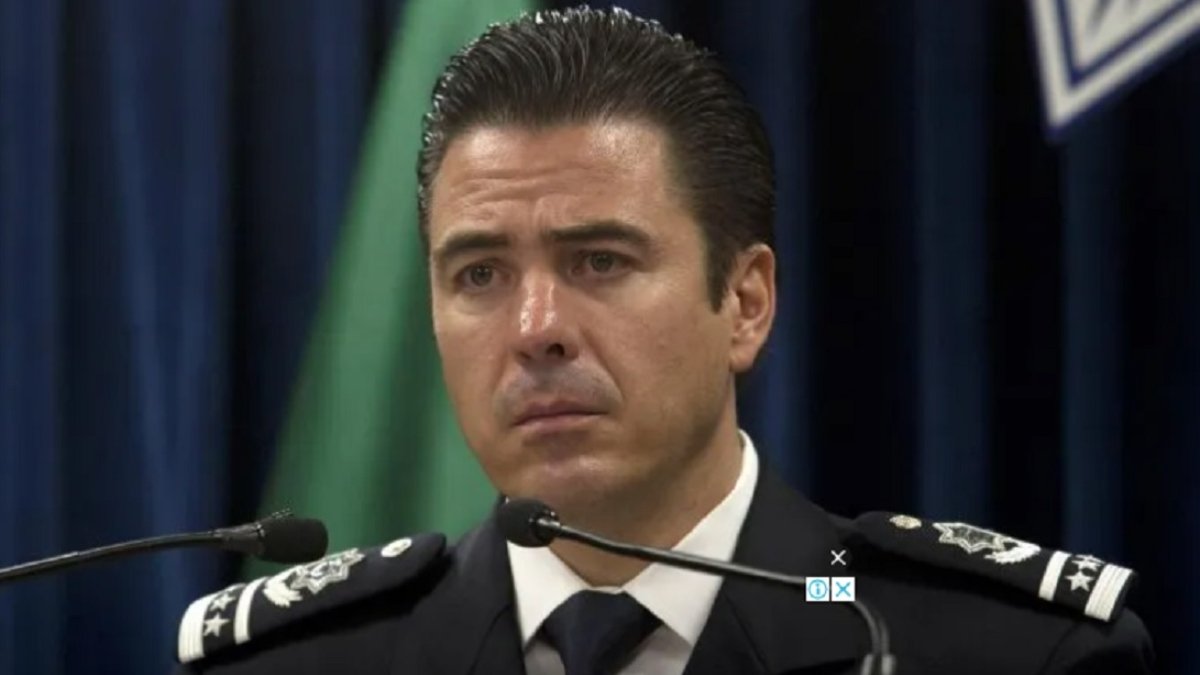 México: Luis Cárdenas Palomino ex director de policía preso – Telemundo Miami (51) - Vimarsana News