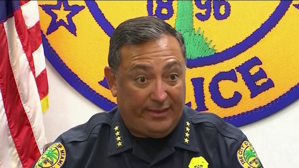 Sigue Polémica Con El Jefe De La Policía De Miami Dade Telemundo Miami 51