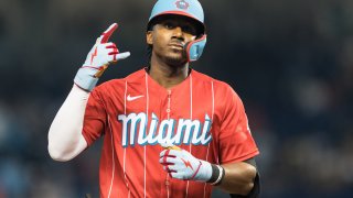 Lewis Brinson conectó jonrón decisivo en el octavo inning