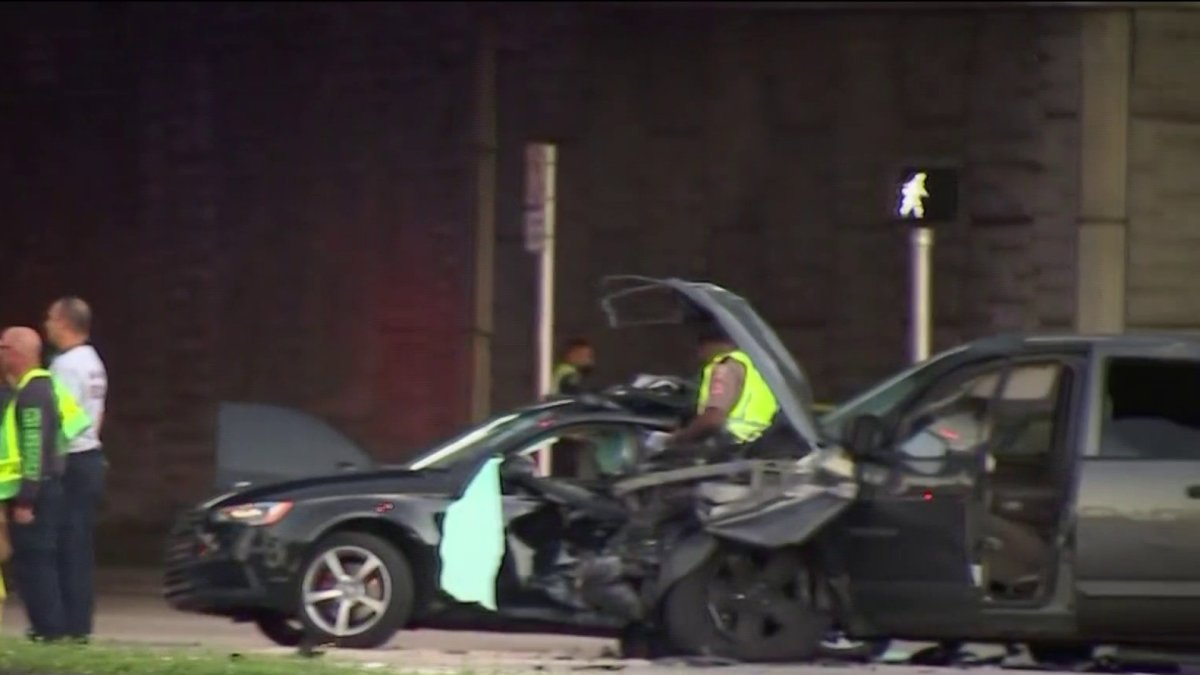 Accidente que involucra a autobús escolar deja a una persona muerta –  Telemundo Miami (51)