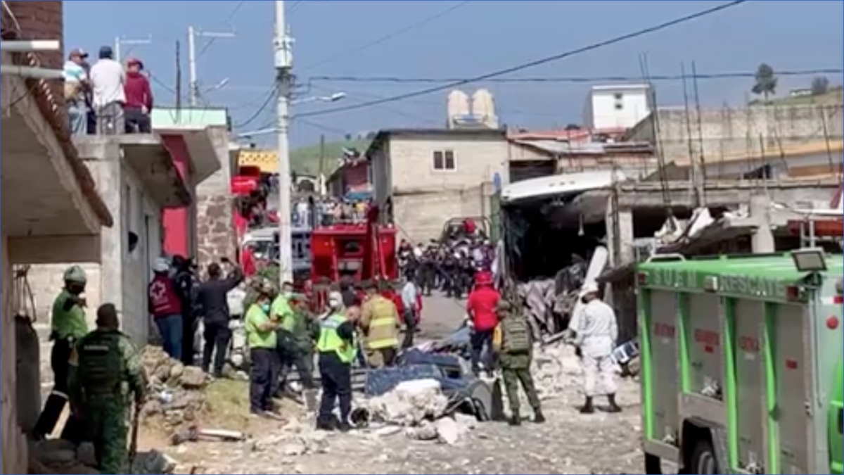 Autobús se estrella contra una casa en México; hay al menos 19 muertos –  Telemundo Miami (51)
